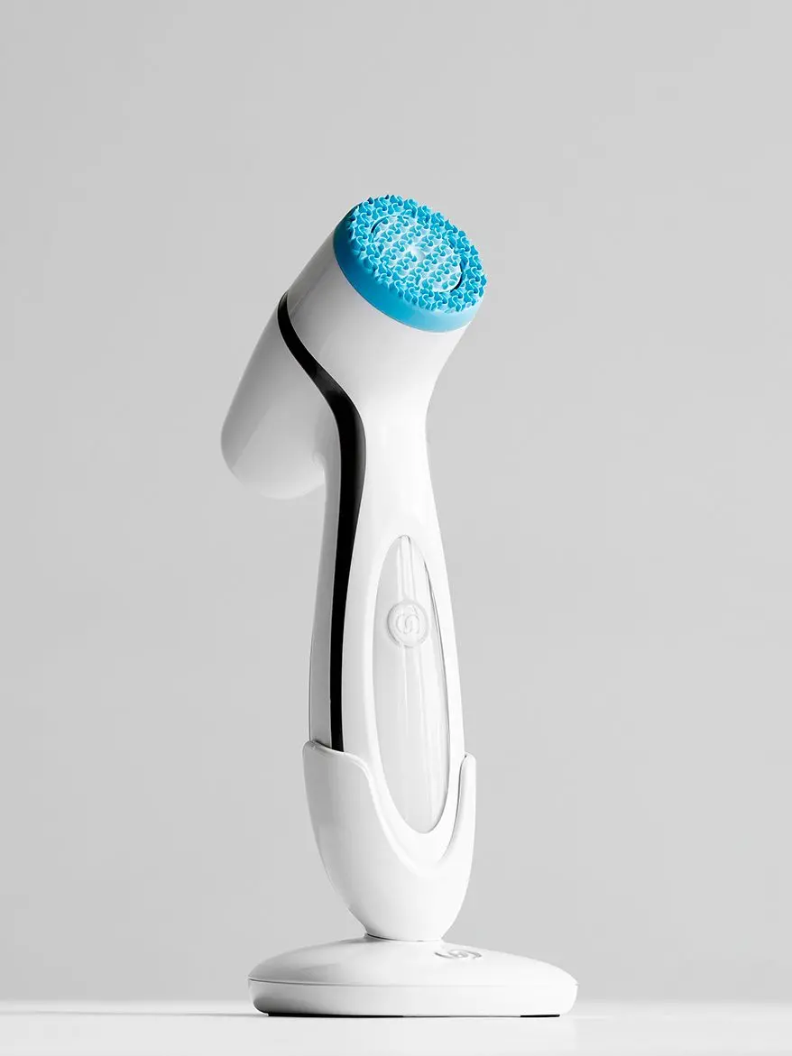 Silicon covered device for face