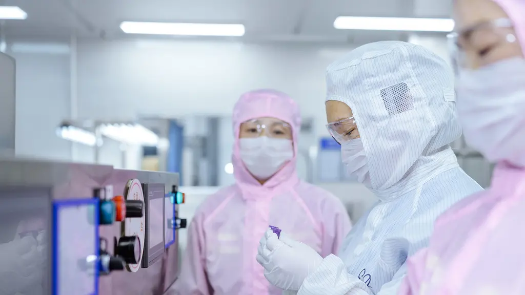 three members of staff in Medical solutions Cleanroom Manufacturing at Rosti