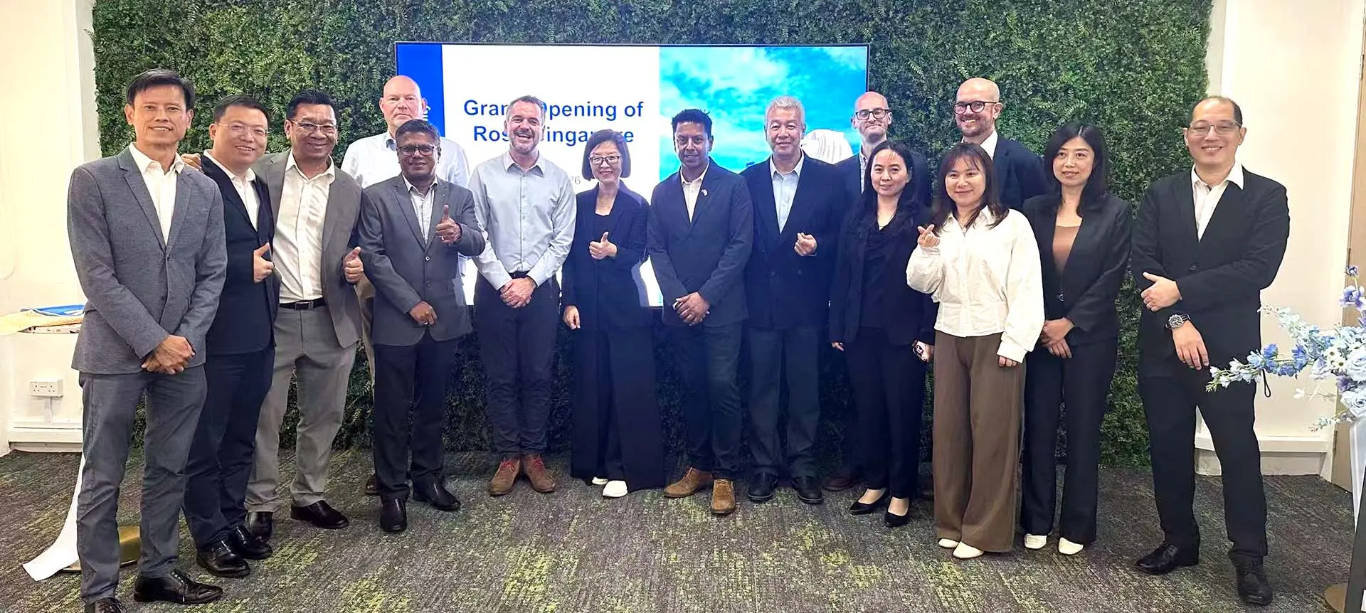 Management photo in Singapore Grand opening ceremony