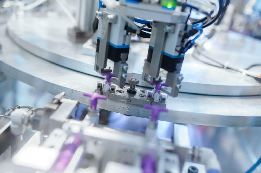 Nutritional feeding set automated injection moulding