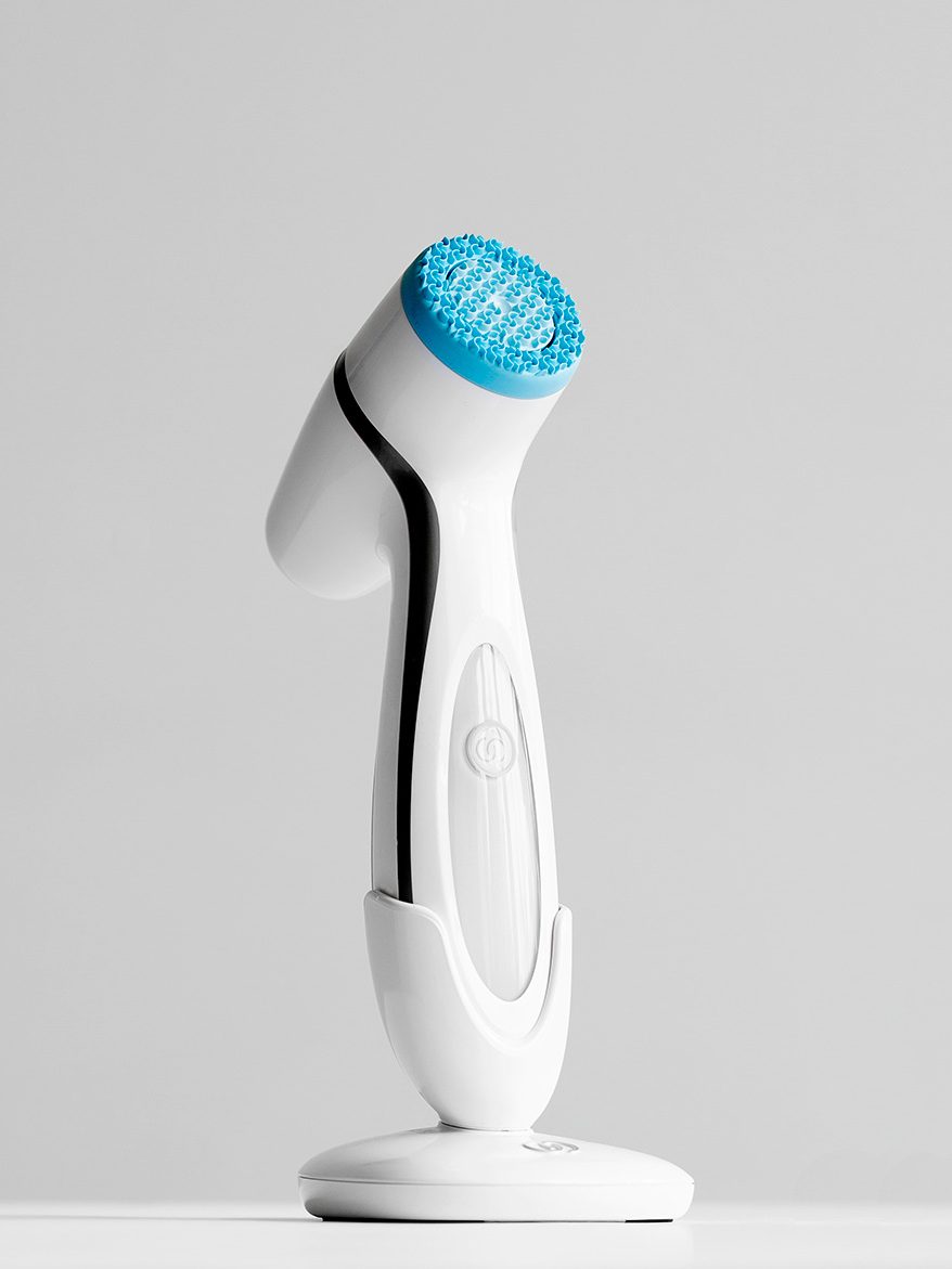 Silicon covered device for face