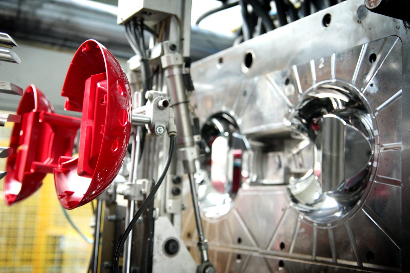 Plastic injection moulding at Rosti Sweden